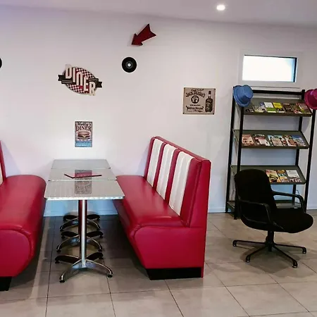 American Diner Sur La Site The Farm Ouest Capacite 7 Personnes