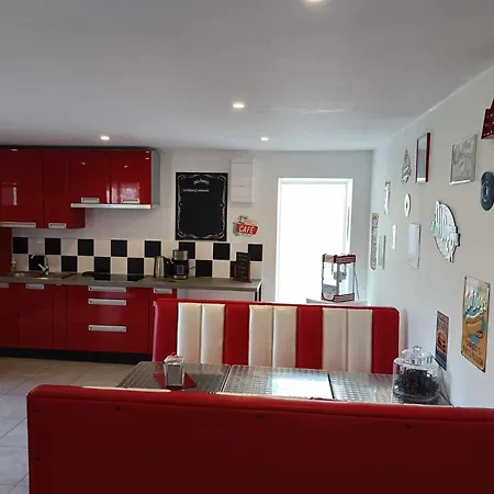 American Diner Sur La Site The Farm Ouest Capacite 7 Personnes