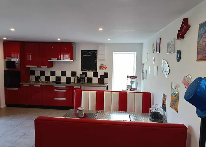 American Diner Sur La Site The Farm Ouest Capacite 7 Personnes